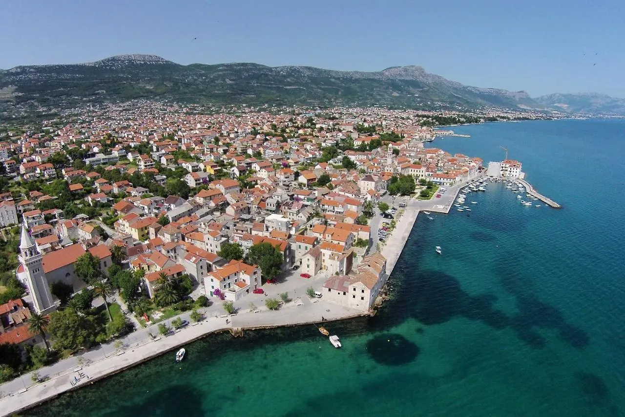 Apartments With A Parking Space Kastel Stafilic, Kastela - 16086